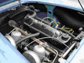 Austin healey bleue moteur.jpg (77427 octets)