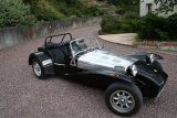 Caterham 1600 Ford 2 Webers 40 Noire et Alu jantes minilittes boite 4 ailes longues