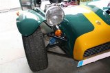 Caterham interieur rouge nez jaune voiture verte jantes Prisoner 15