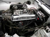 Triumph TR4A IRS Blanche1967 moteur