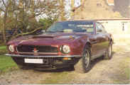 aston_AMV8_serie2-1972-rouge dubonnet