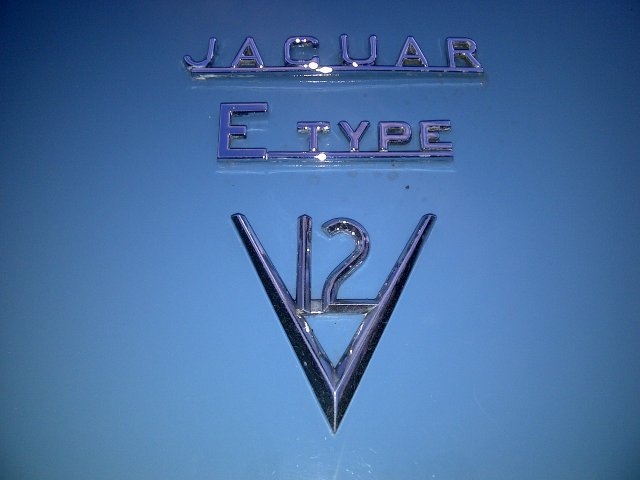 1972 Jaguar type E serie III, moteur V12 de 5.3L, 4 carburateurs zenith-Stromberg 175CD, 272Cv, Light Blue interieur Navy Blue
