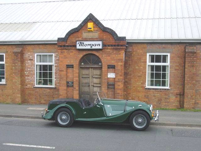 Morgan 1981 4-4 Devant L'usine Morgan