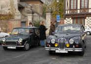 Austin Mini et Jaguar MK2.jpg (100914 octets)